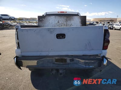 Zdjęcie 6 z 12 samochodu: 2006 CHEVROLET SILVERADO K2500 HEAVY DUTY VIN:1GCHK23DX6F224521 - miniatura