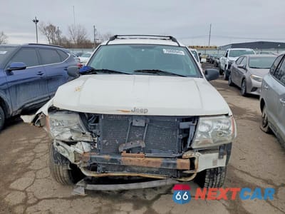 Piąte zdjęcie samochodu w środku: 2004 JEEP GRAND CHEROKEE LAREDO VIN:1J4GW48S84C101389 - miniatura