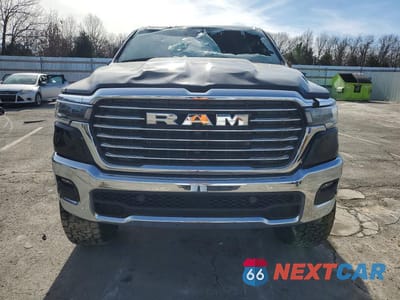 Piąte zdjęcie samochodu w środku: 2026 RAM 1500 LARAMIE VIN:1C6SRFJP8TN175768 - miniatura