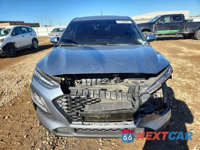 Piąte zdjęcie samochodu w środku: 2020 HYUNDAI KONA SE VIN:KM8K1CAA8LU494020 - miniatura