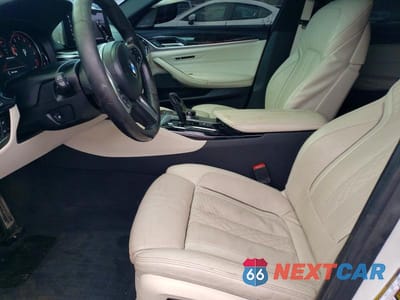 Zdjęcie 7 z 12 samochodu: 2018 BMW M550XI VIN:WBAJB9C56JB287177 - miniatura