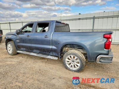 Drugie zdjęcie samochodu z przodu: 2020 CHEVROLET SILVERADO C1500 LT VIN:3GCPWCED7LG213358 - miniatura