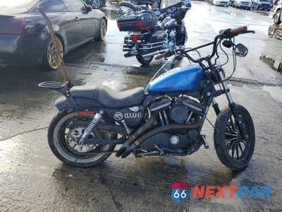 2010 HARLEY-DAVIDSON XL883 N 1HD4LE214AC412013 - główne zdjęcie licytacji z USA - miniatura