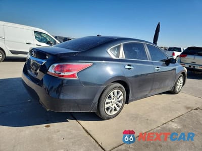 Trzecie zdjęcie samochodu z tyłu: 2015 NISSAN ALTIMA 2.5 S VIN:1N4AL3AP7FN401698 - miniatura