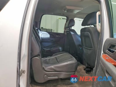 Zdjęcie 10 z 12 samochodu: 2011 CHEVROLET SUBURBAN K1500 LT VIN:1GNSKJE39BR186056 - miniatura