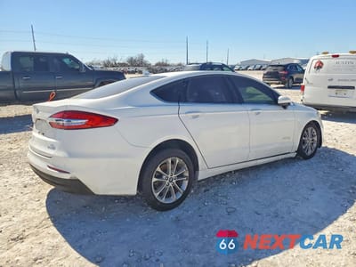 Trzecie zdjęcie samochodu z tyłu: 2019 FORD FUSION VIN:3FA6P0LU4KR104987 - miniatura