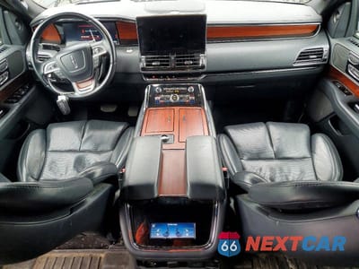 Zdjęcie 8 z 13 samochodu: 2022 LINCOLN NAVIGATOR L RESERVE VIN:5LMJJ3LT0NEL10080 - miniatura