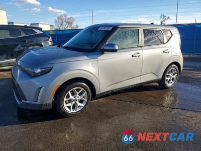 2023 KIA SOUL LX KNDJ23AU3P7860171 - główne zdjęcie licytacji z USA - miniatura