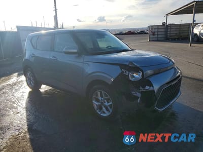 Czwarte zdjęcie samochodu z boku: 2023 KIA SOUL LX VIN:KNDJ23AU3P7860171 - miniatura
