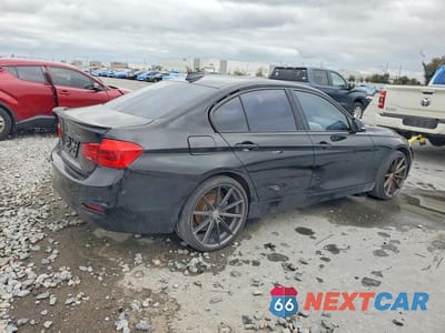 Trzecie zdjęcie samochodu z tyłu: 2018 BMW 320 XI VIN:WBA8A3C5XJA488293 - miniatura