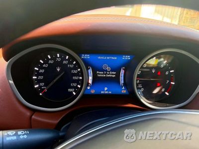 Zdjęcie 8 z 11 samochodu: 2018 MASERATI GHIBLI S VIN:ZAM57YTL7J1267438 - miniatura