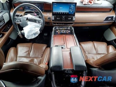 Zdjęcie 8 z 13 samochodu: 2023 LINCOLN NAVIGATOR L RESERVE VIN:5LMJJ3LG8PEL07126 - miniatura