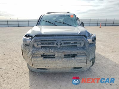 Piąte zdjęcie samochodu w środku: 2025 TOYOTA 4RUNNER SR5 VIN:JTEVA5BR1S5048152 - miniatura