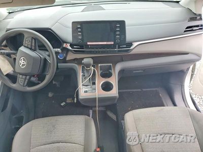 Zdjęcie 8 z 13 samochodu: 2024 TOYOTA SIENNA VIN:5TDKSKFC6RS127510 - miniatura