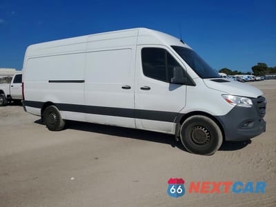 Czwarte zdjęcie samochodu z boku: 2023 MERCEDES-BENZ SPRINTER 2500 VIN:W1Y4NCHYXPT126286 - miniatura