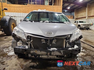 Piąte zdjęcie samochodu w środku: 2015 TOYOTA SIENNA LE VIN:5TDKK3DC6FS547630 - miniatura