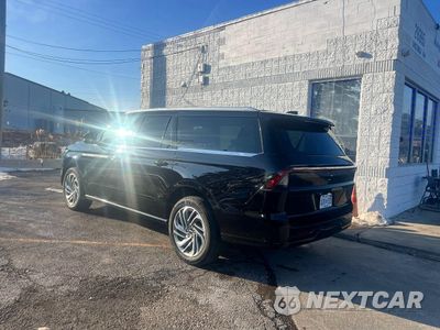 Trzecie zdjęcie samochodu z tyłu: 2025 LINCOLN NAVIGATOR L RESERVE VIN:5LMJJ3LG9SEL08553 - miniatura