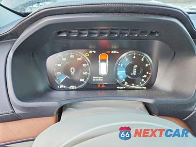 Zdjęcie 9 z 14 samochodu: 2017 VOLVO XC90 T6 VIN:YV4A22PL5H1166267 - miniatura