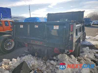 Trzecie zdjęcie samochodu z tyłu: 2021 FORD F550 SUPER DUTY VIN:1FDUF5HT0MDA00649 - miniatura