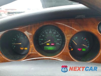 Zdjęcie 9 z 11 samochodu: 1999 JAGUAR XK8 VIN:SAJGX2041XC035598 - miniatura