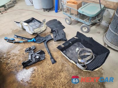 Zdjęcie 13 z 13 samochodu: 2017 MERCEDES-BENZ GLC 300 4MATIC VIN:WDC0G4KB5HF183450 - miniatura