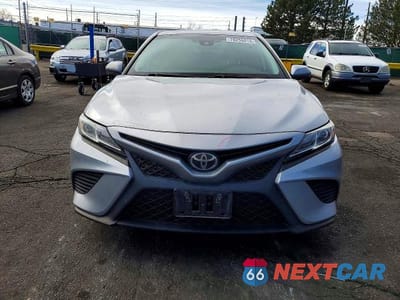 Piąte zdjęcie samochodu w środku: 2020 TOYOTA CAMRY SE VIN:4T1G11BK8LU012390 - miniatura