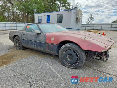 Czwarte zdjęcie samochodu z boku: 1984 CHEVROLET CORVETTE VIN:1G1AY078XE5125552 - miniatura