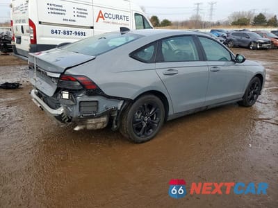 Trzecie zdjęcie samochodu z tyłu: 2025 HONDA ACCORD SE VIN:1HGCY1F40SA012847 - miniatura
