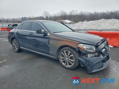 Czwarte zdjęcie samochodu z boku: 2016 MERCEDES-BENZ C 300 4MATIC VIN:55SWF4KB0GU146505 - miniatura