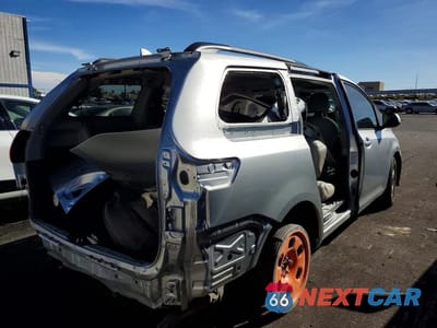 Trzecie zdjęcie samochodu z tyłu: 2020 TOYOTA SIENNA LE 8-PASSENGER VIN:5TDKZ3DC7LS055423 - miniatura