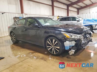 Czwarte zdjęcie samochodu z boku: 2019 NISSAN ALTIMA 2.5 SR VIN:1N4BL4CV4KC236138 - miniatura