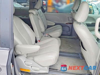 Zdjęcie 11 z 12 samochodu: 2013 TOYOTA SIENNA XLE 8-PASSENGER VIN:5TDYK3DC2DS362272 - miniatura