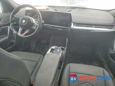 Zdjęcie 8 z 12 samochodu: 2023 BMW X1 XDRIVE28I VIN:WBX73EF05P5X86159 - miniatura
