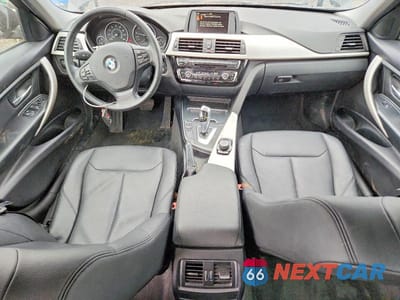 Zdjęcie 8 z 12 samochodu: 2016 BMW 320 XI VIN:WBA8A3C55GK690140 - miniatura