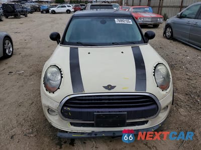Piąte zdjęcie samochodu w środku: 2018 MINI COOPER VIN:WMWXU1C55J2F79895 - miniatura