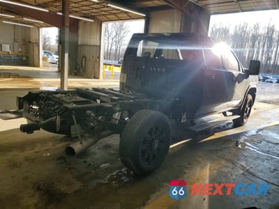 Trzecie zdjęcie samochodu z tyłu: 2025 GMC SIERRA K2500 AT4 VIN:1GT4UPEYXSF314137 - miniatura
