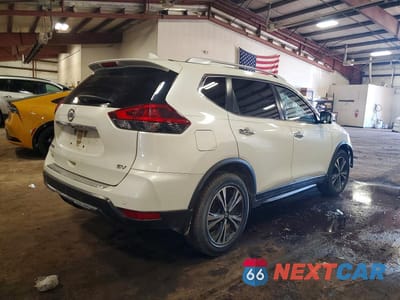 Trzecie zdjęcie samochodu z tyłu: 2020 NISSAN ROGUE SV VIN:JN8AT2MT5LW016907 - miniatura