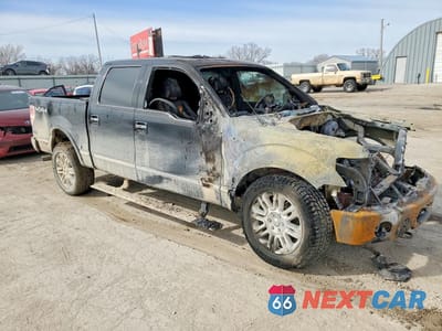 Czwarte zdjęcie samochodu z boku: 2013 FORD F150 SUPERCREW VIN:1FTFW1ET8DFB96287 - miniatura