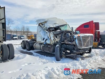 2014 FREIGHTLINER CASCADIA SEMI TRUCK 3AKJGLDVXESFR0754 - główne zdjęcie licytacji z USA - miniatura