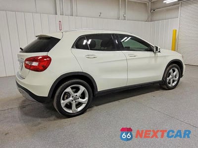 Trzecie zdjęcie samochodu z tyłu: 2018 MERCEDES-BENZ GLA 250 4MATIC VIN:WDCTG4GB4JJ457908 - miniatura