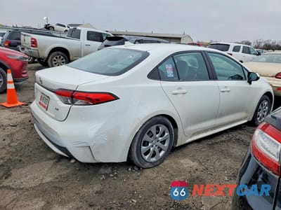 Trzecie zdjęcie samochodu z tyłu: 2022 TOYOTA COROLLA LE VIN:5YFEPMAE2NP330089 - miniatura