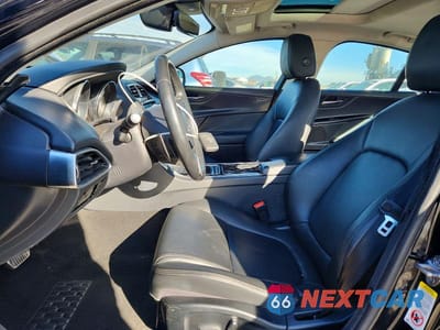 Zdjęcie 7 z 11 samochodu: 2019 JAGUAR XE VIN:SAJAR4FX1KCP49852 - miniatura