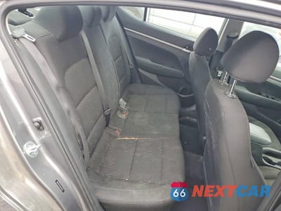 Zdjęcie 10 z 12 samochodu: 2019 HYUNDAI ELANTRA SE VIN:5NPD74LF4KH401223 - miniatura