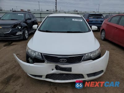 Piąte zdjęcie samochodu w środku: 2012 KIA FORTE EX VIN:KNAFU4A21C5575220 - miniatura