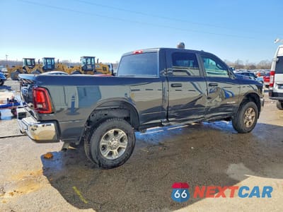 Trzecie zdjęcie samochodu z tyłu: 2026 RAM 2500 BIG HORN VIN:3C6UR5DJ1TG199297 - miniatura