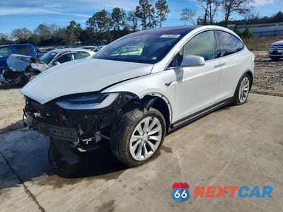 2020 TESLA MODEL X 5YJXCAE28LF237752 - główne zdjęcie licytacji z USA - miniatura