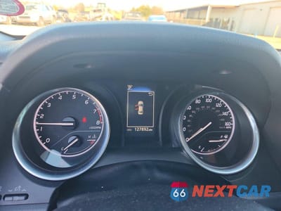 Zdjęcie 9 z 12 samochodu: 2018 TOYOTA CAMRY L VIN:4T1B11HK9JU109127 - miniatura