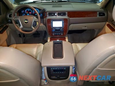 Zdjęcie 8 z 13 samochodu: 2012 CHEVROLET SUBURBAN K1500 LTZ VIN:1GNSKKE7XCR110985 - miniatura