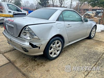 Czwarte zdjęcie samochodu z boku: 2001 MERCEDES-BENZ SLK 230 KOMPRESSOR VIN:WDBKK49F31F234132 - miniatura