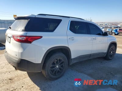 Trzecie zdjęcie samochodu z tyłu: 2021 CHEVROLET TRAVERSE LT VIN:1GNERGKW4MJ195047 - miniatura